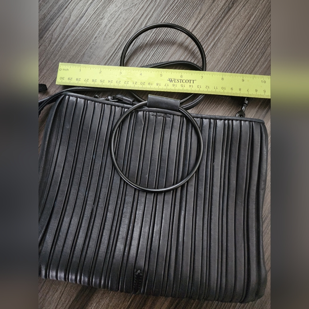 Thacker Elegant Soft Leather Black Crossbody Handbag/purse - Picture 5 of 9